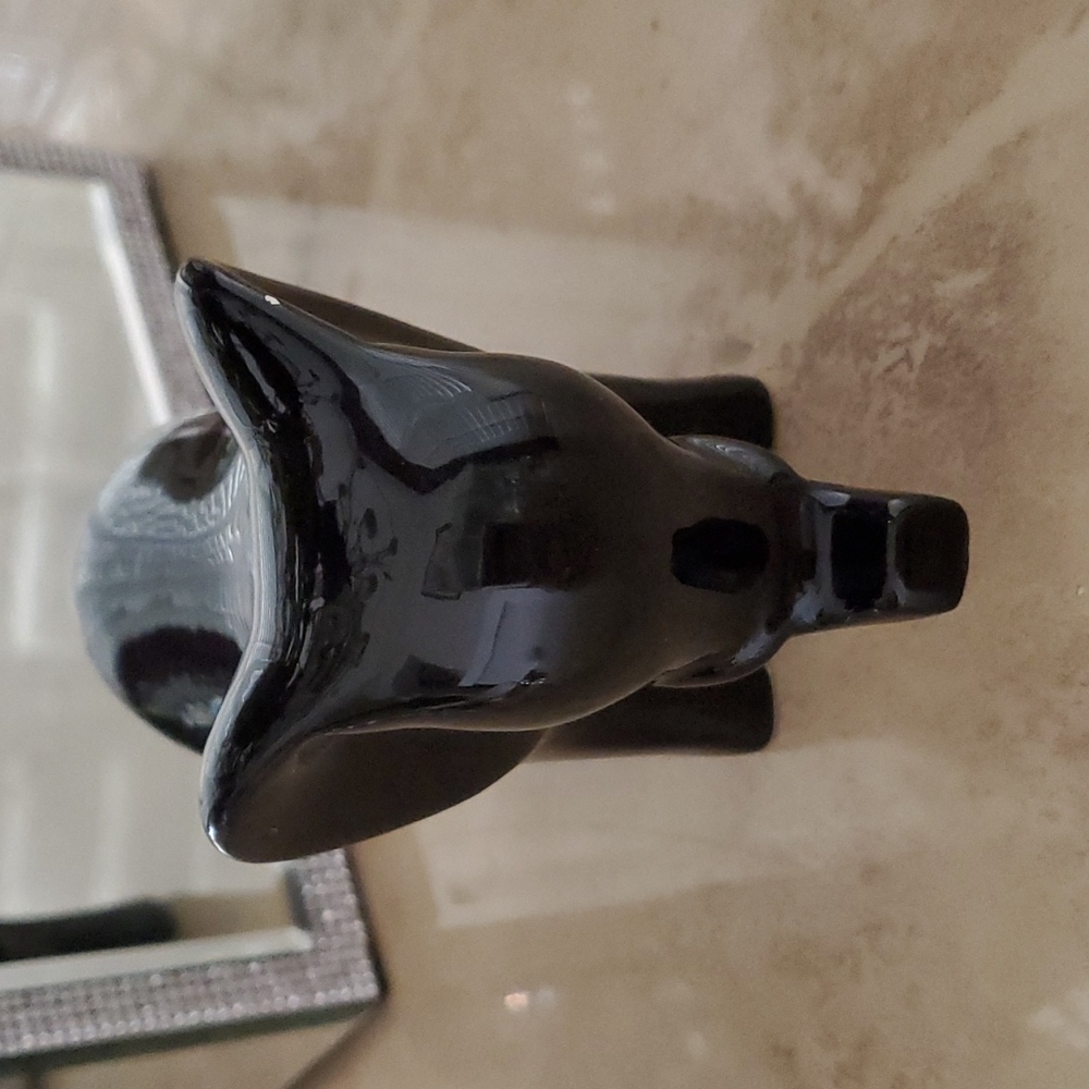 Ebony Elephant - Picture 2 of 4